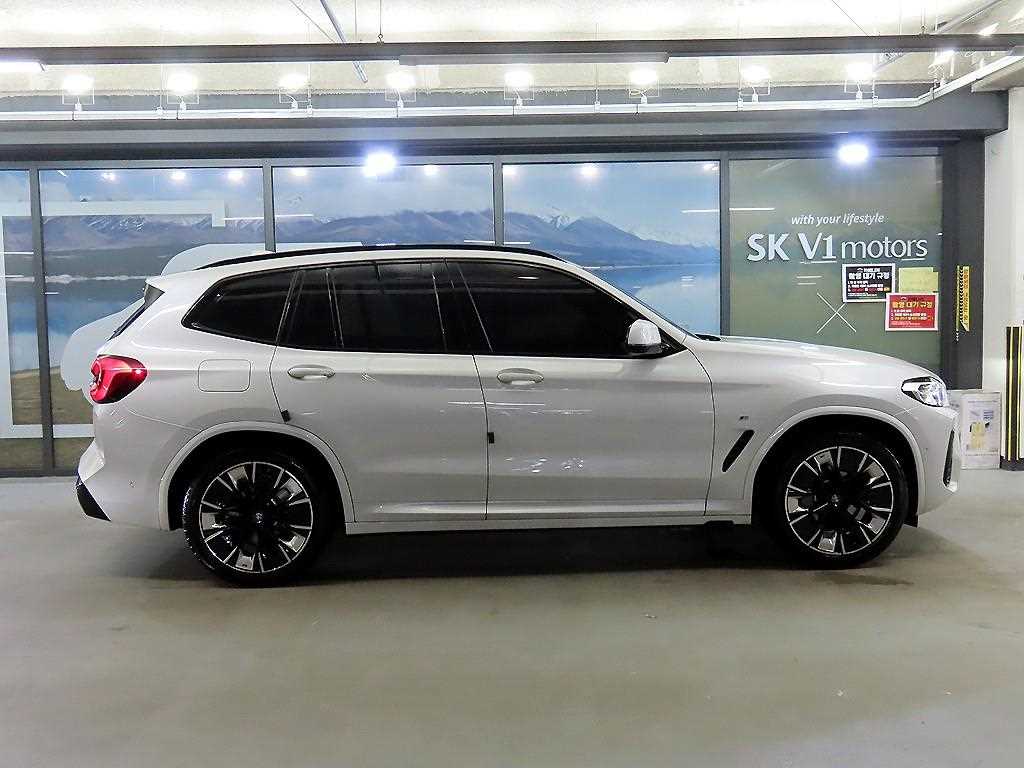 BMW iX3 - Vista 3
