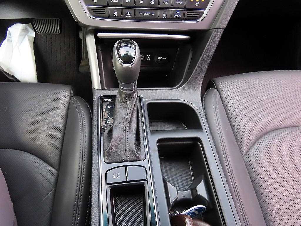 HYUNDAI Sonata - Vista 10