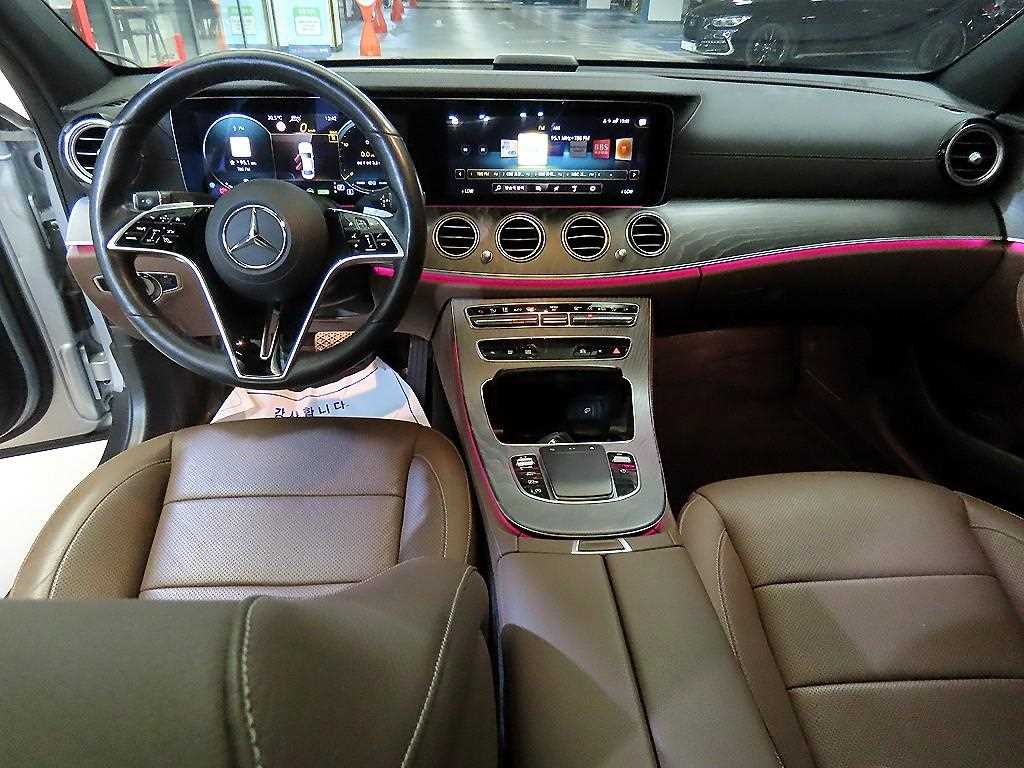 Mercedes Benz E class - Vista 10