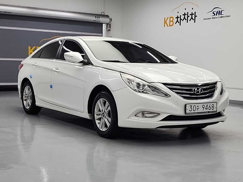 HYUNDAI Sonata - Vista 4