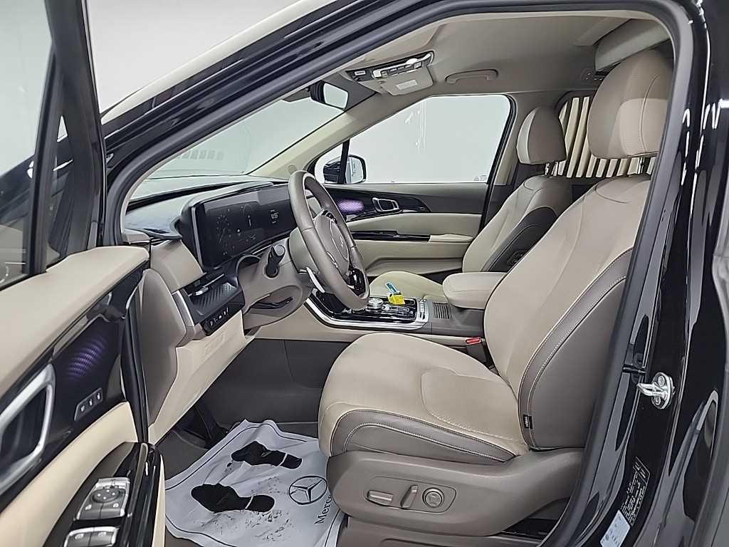 KIA Carnival - Vista 11