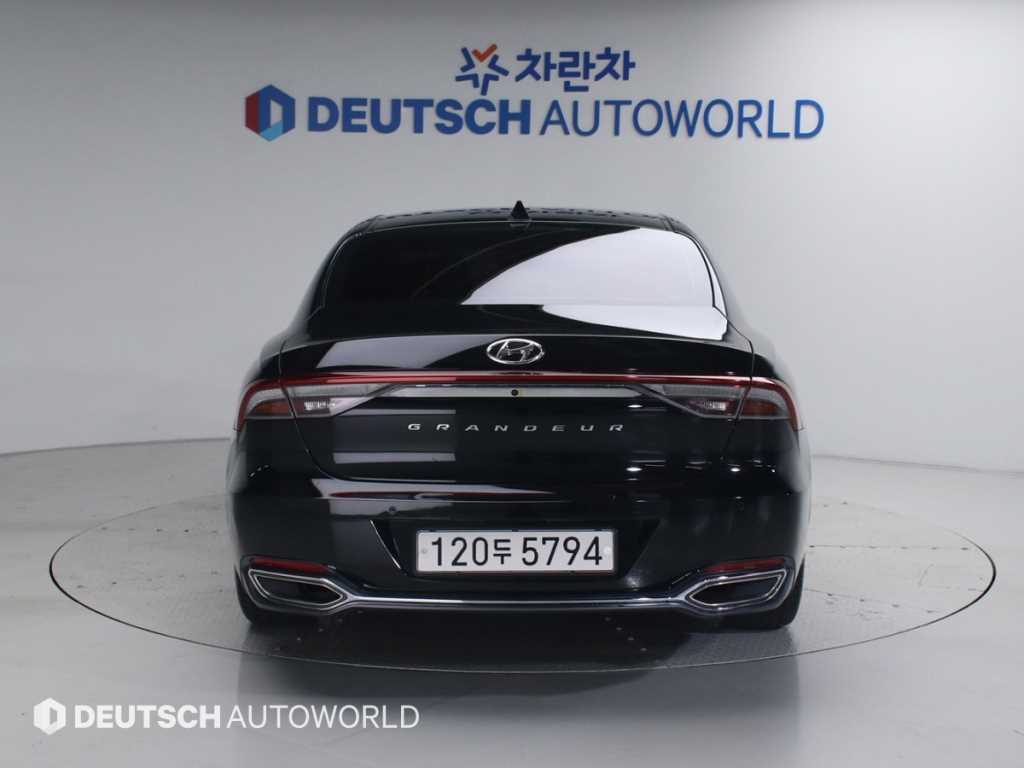 HYUNDAI Grandeur - Vista 4