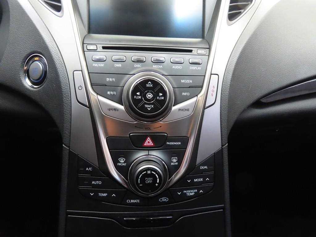 HYUNDAI Grandeur - Vista 12