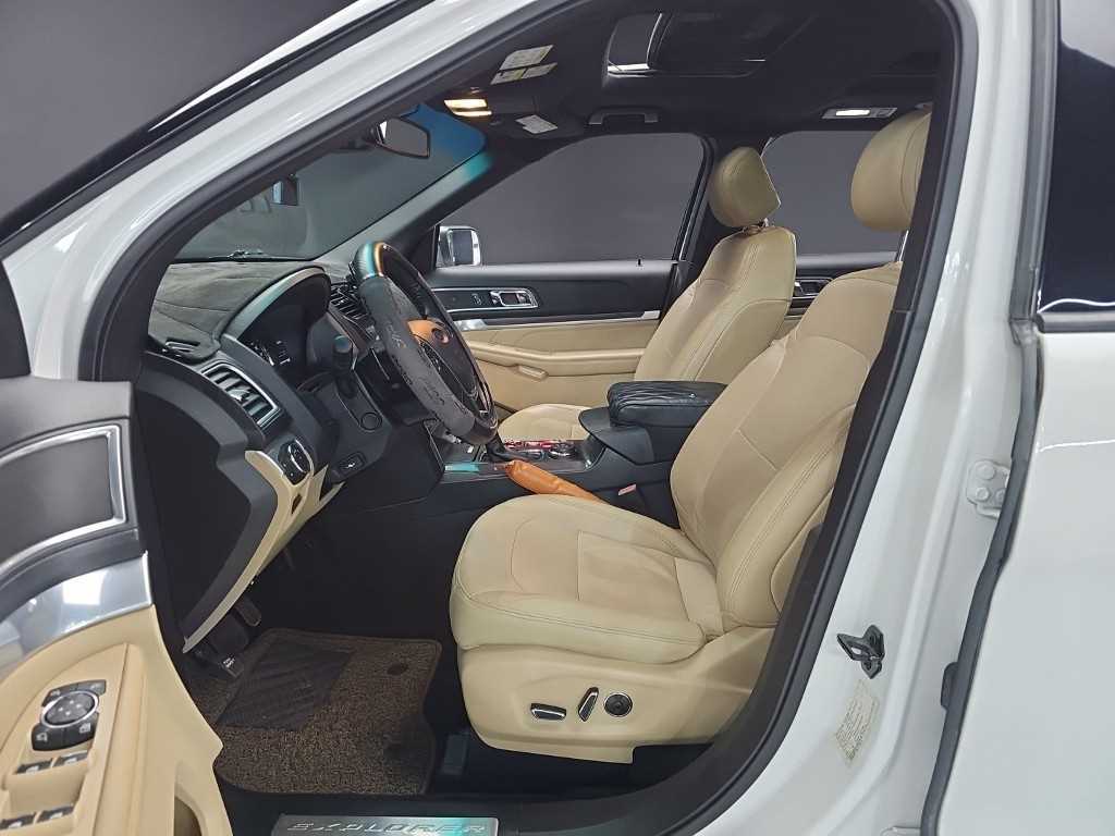 Ford Explorer - Vista 11
