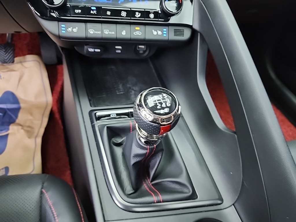 HYUNDAI Avante - Vista 8