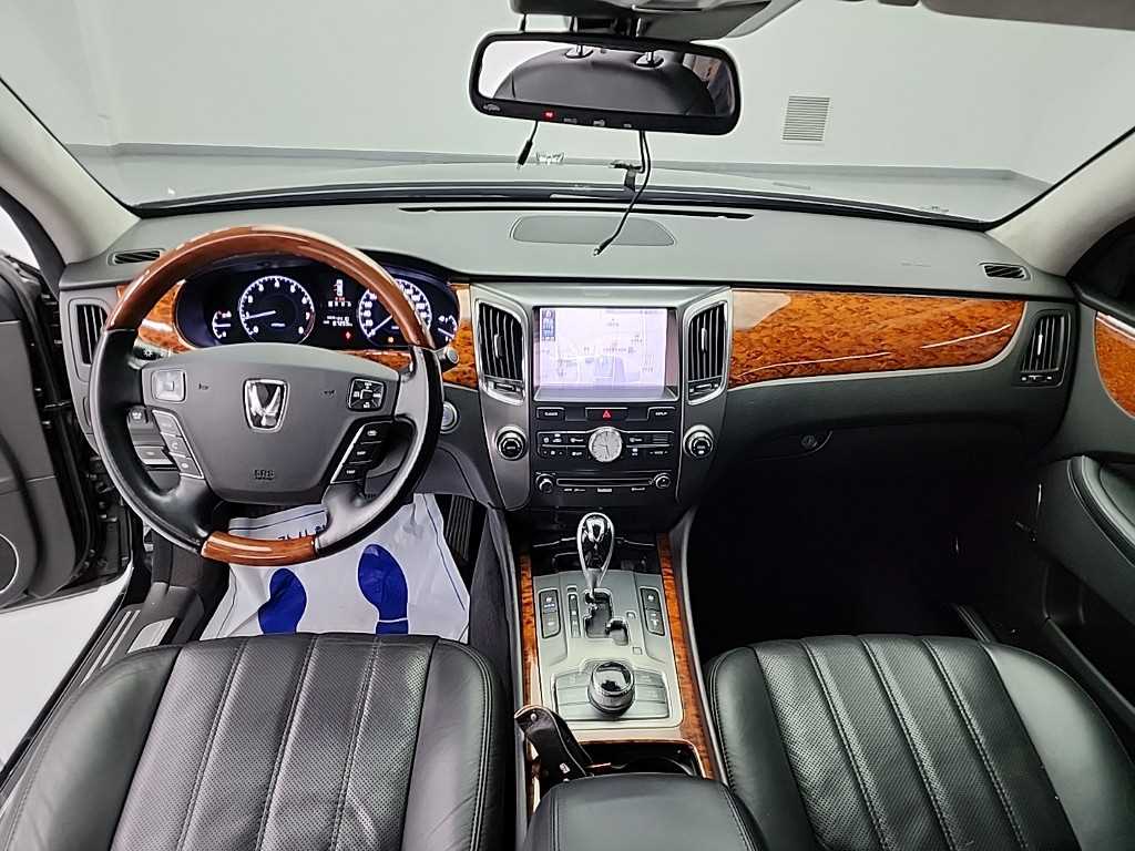 HYUNDAI Equus - Vista 7
