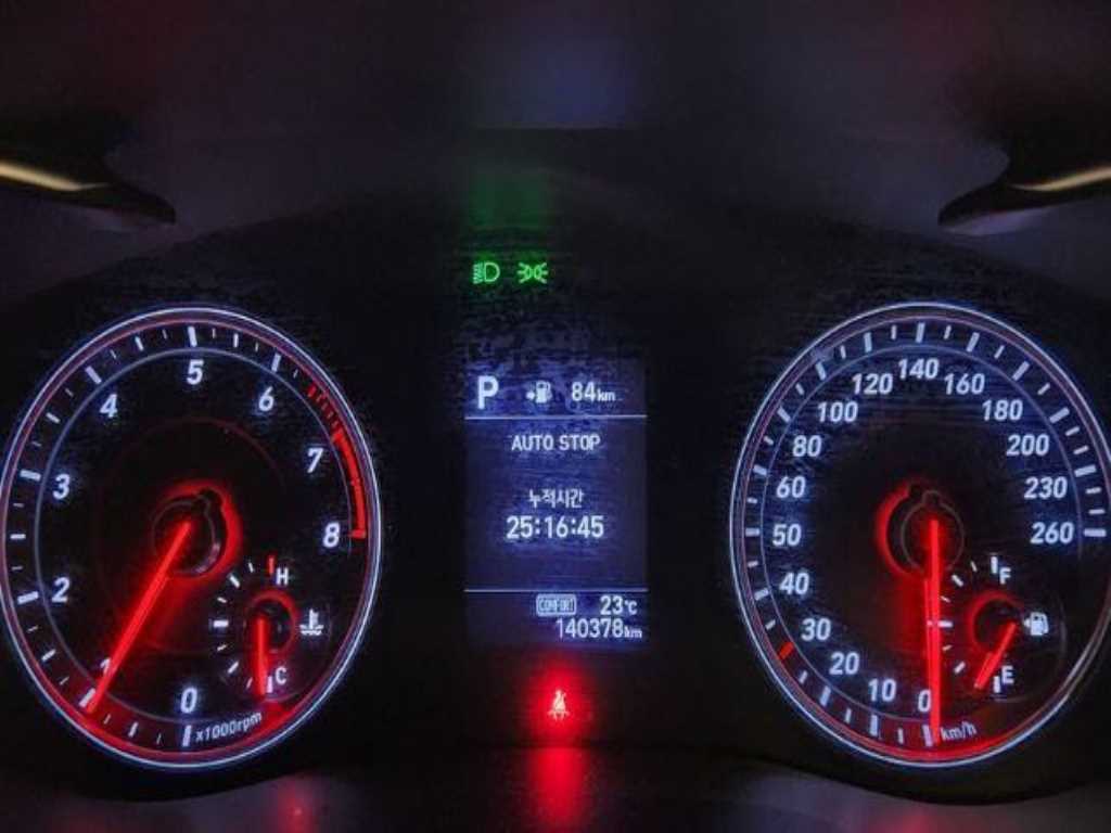 Genesis G70 - Vista 6