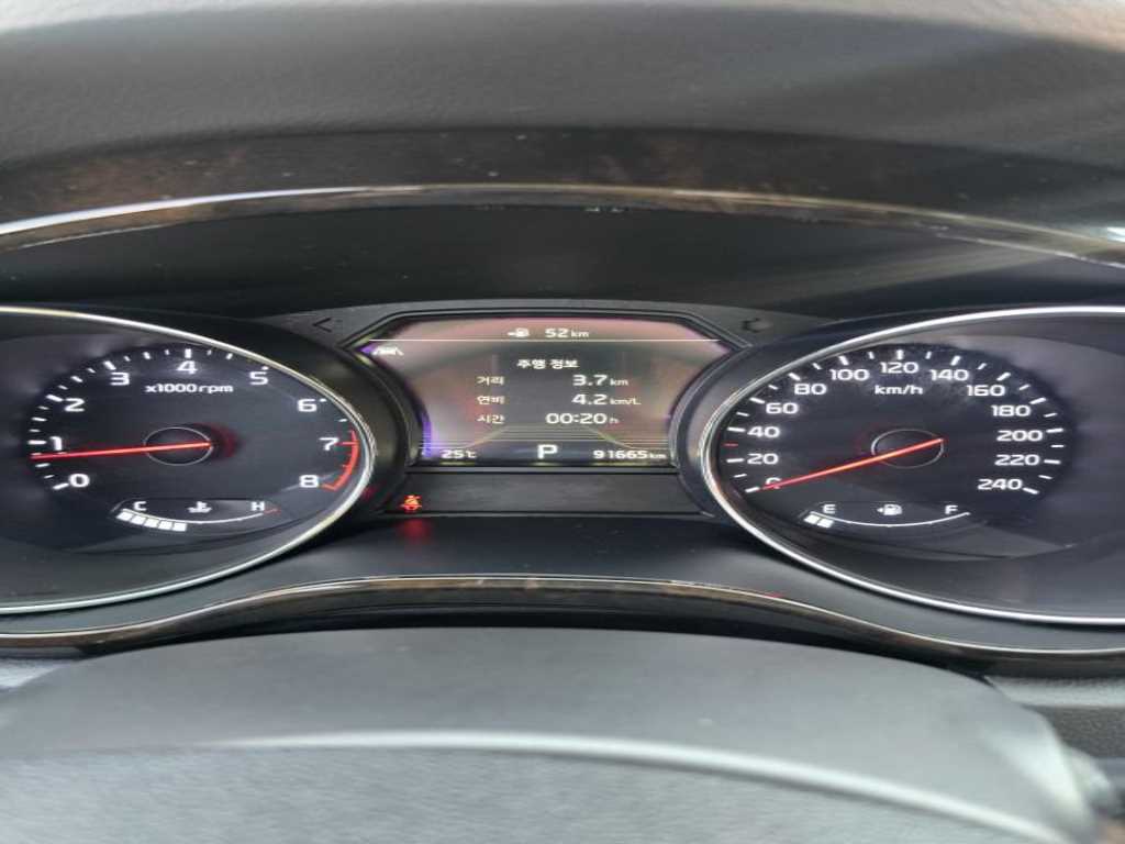 KIA Carnival - Vista 7