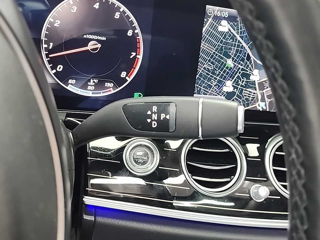 Mercedes Benz E class - Vista 9