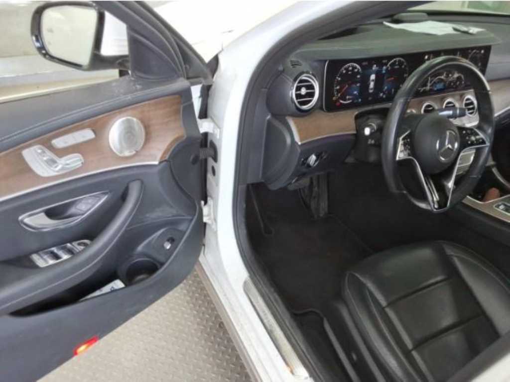 Mercedes Benz E class - Vista 10