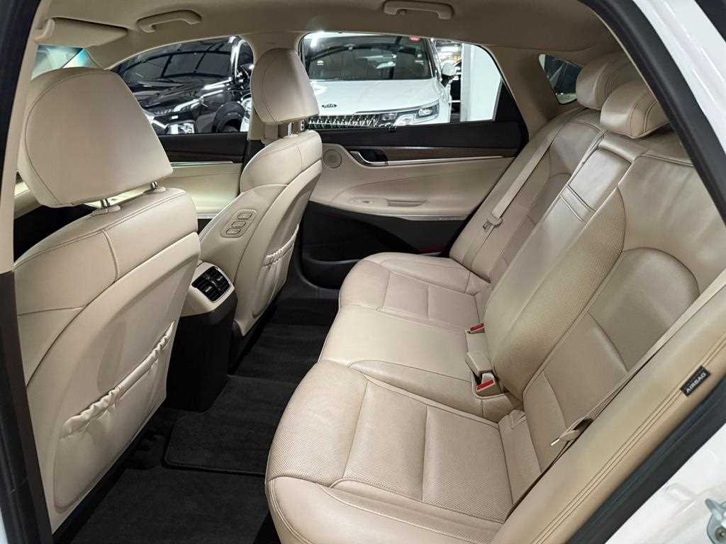 HYUNDAI Grandeur - Vista 10