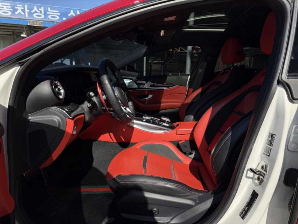 Mercedes Benz AMG GT - Vista 8