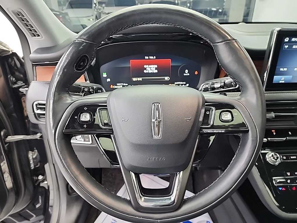 Lincoln Corsair - Vista 9