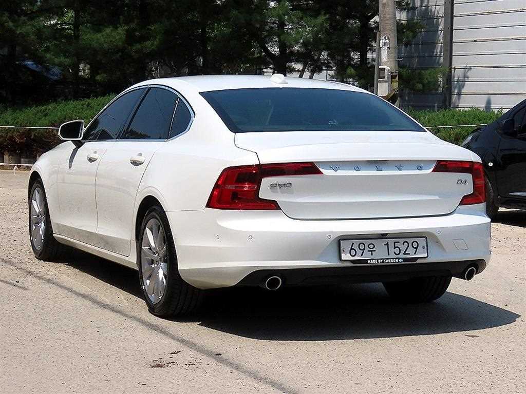 Volvo S90 - Vista 3