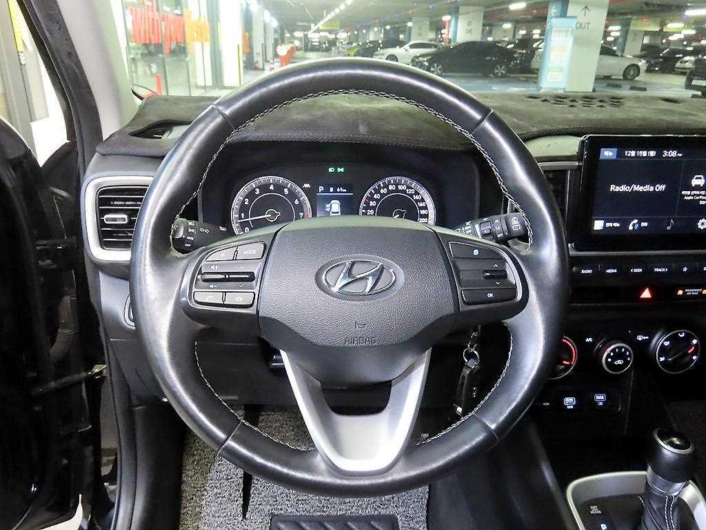HYUNDAI Venue - Vista 8