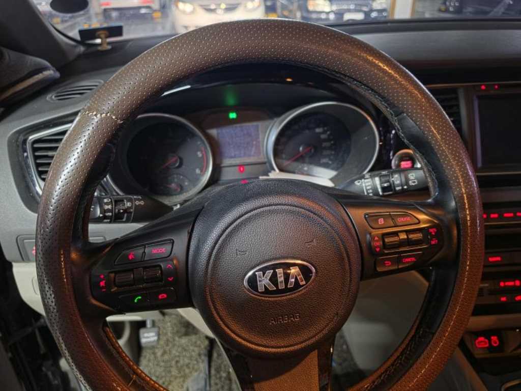 KIA Carnival - Vista 7