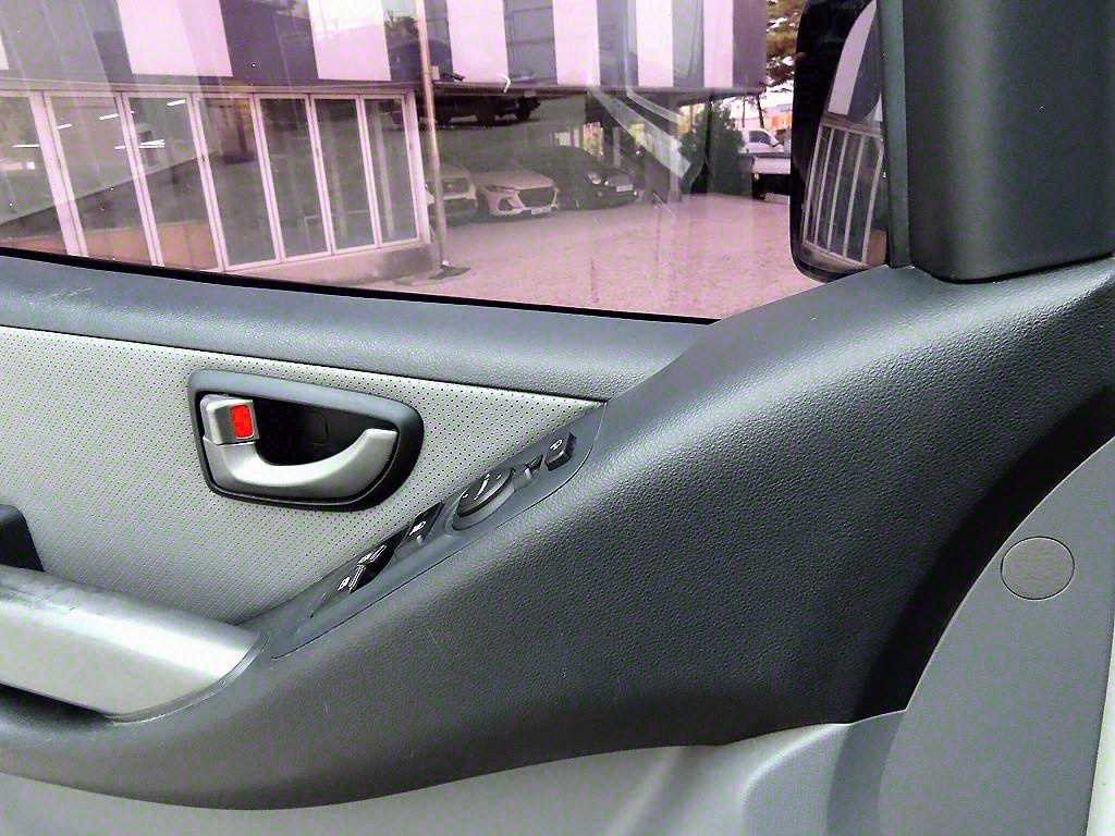 HYUNDAI Starex - Vista 11