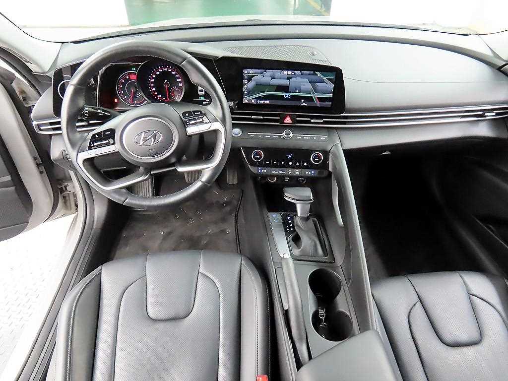 HYUNDAI Avante - Vista 7