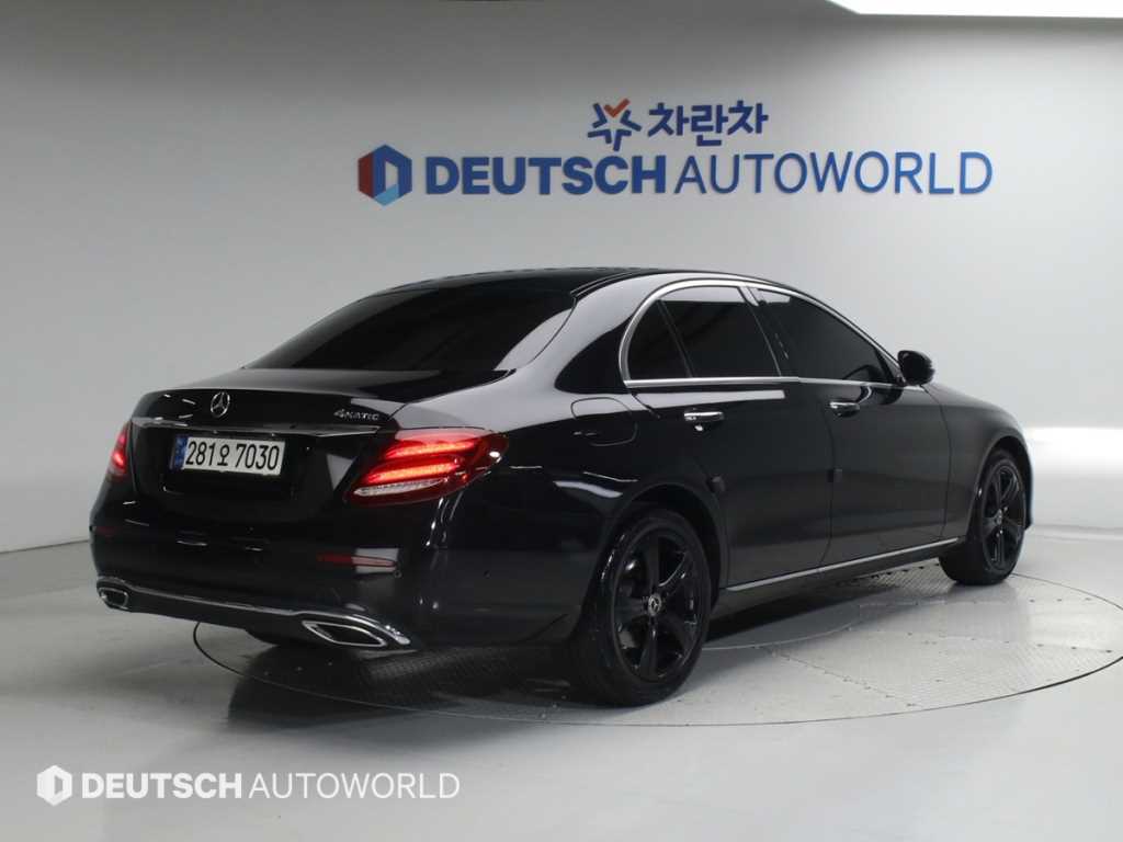 Mercedes Benz E class - Vista 2