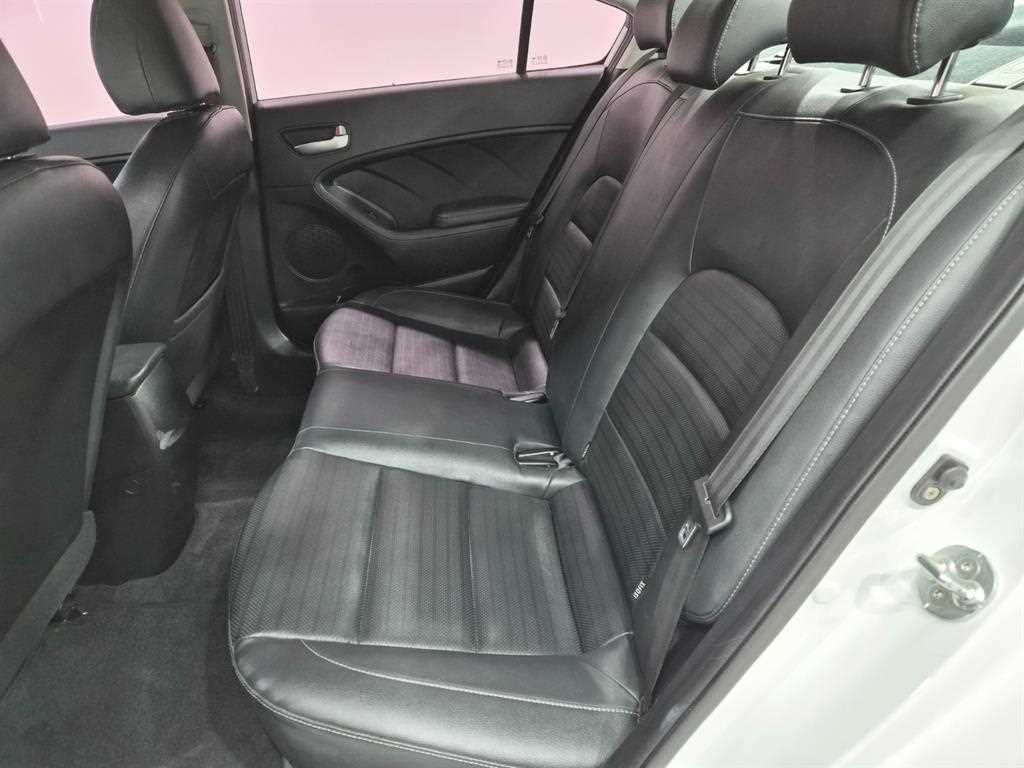 KIA K3 - Vista 5