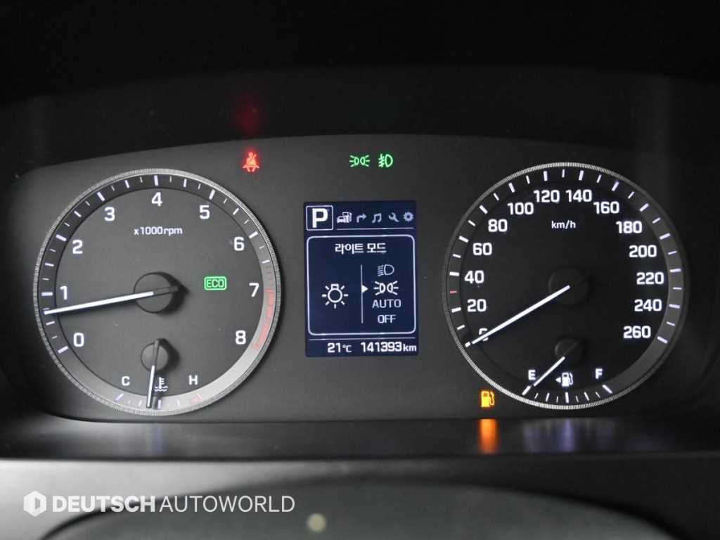 HYUNDAI Sonata - Vista 9