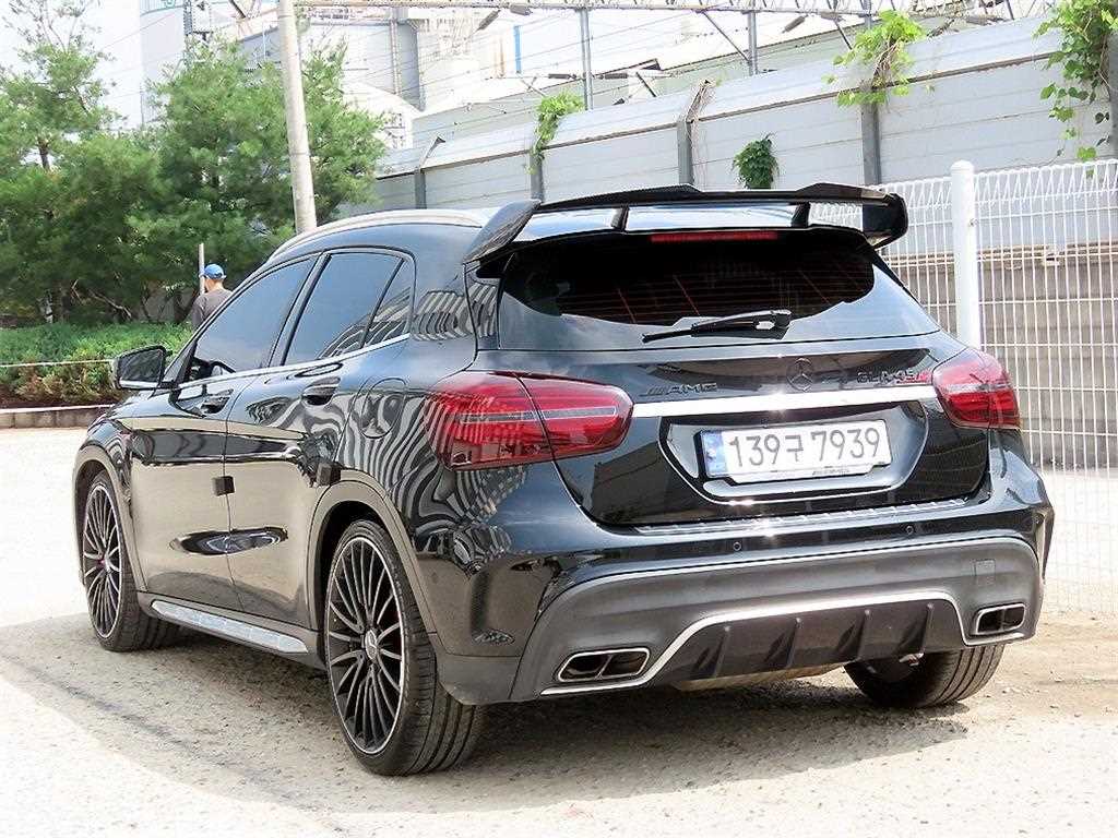 Mercedes Benz GLA Class - Vista 3