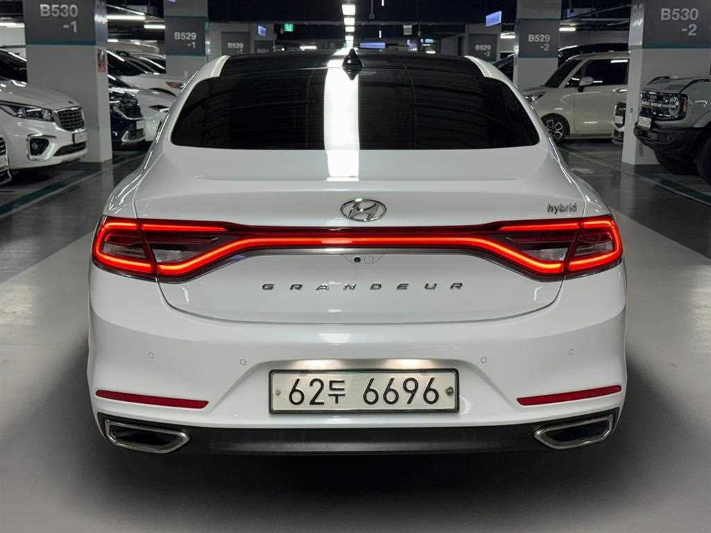 HYUNDAI Grandeur - Vista 4