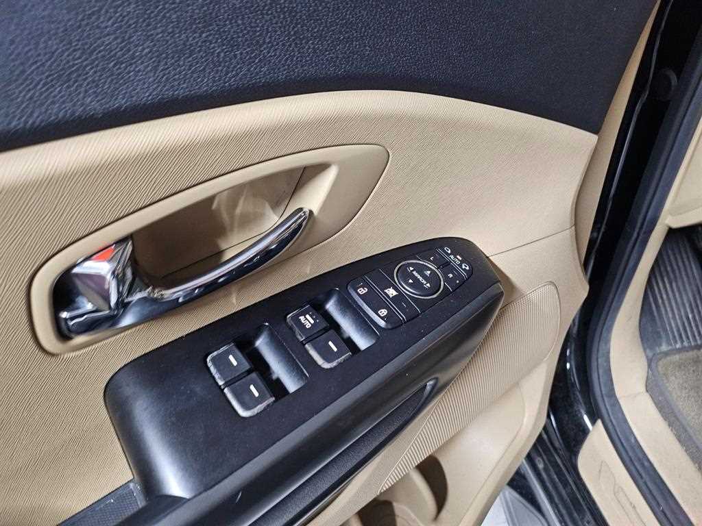 KIA Carnival - Vista 8