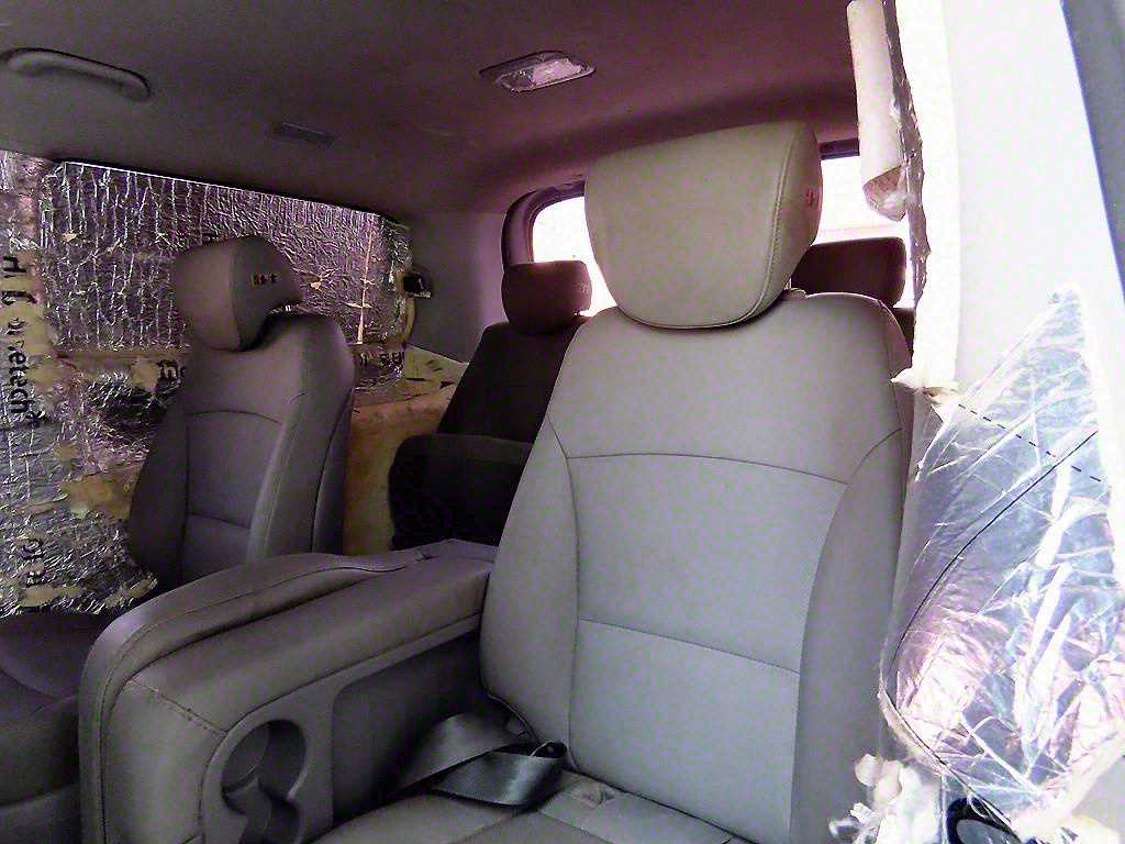 HYUNDAI Starex - Vista 7
