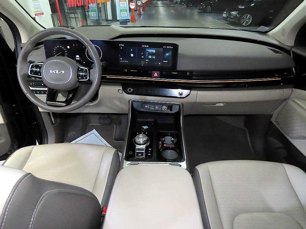 KIA Carnival - Vista 10