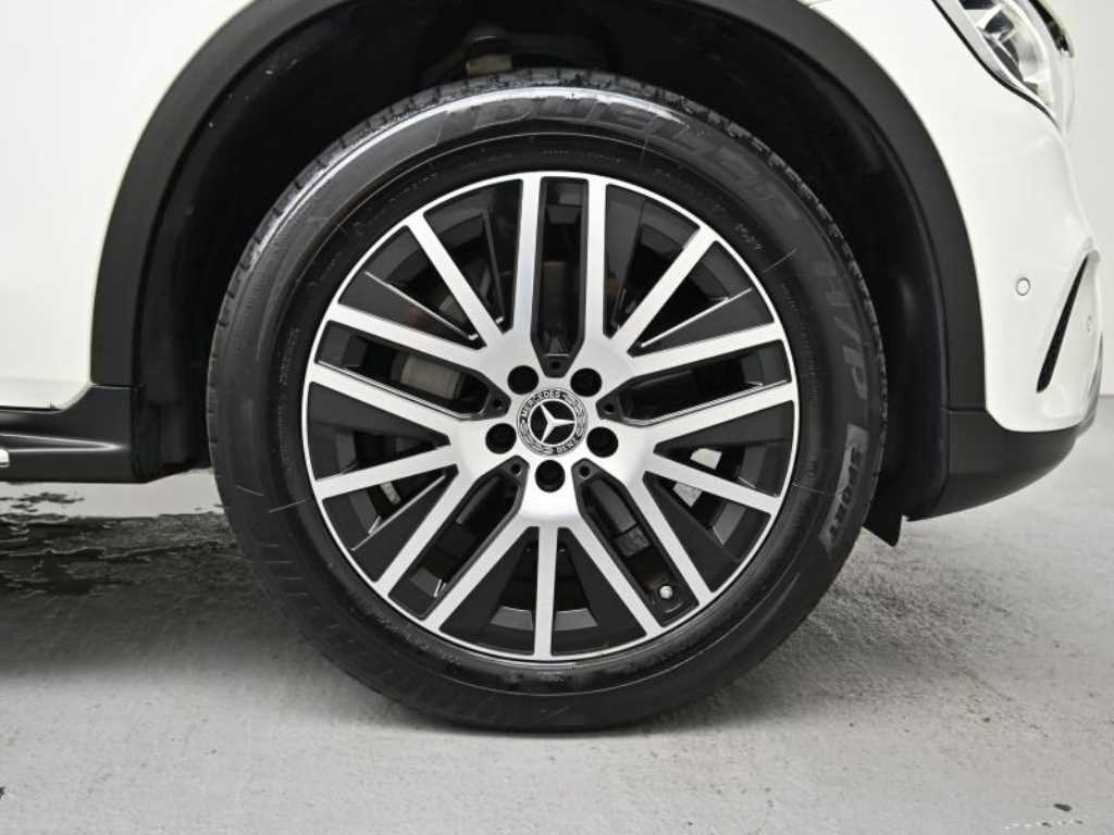 Mercedes Benz GLC Class - Vista 5