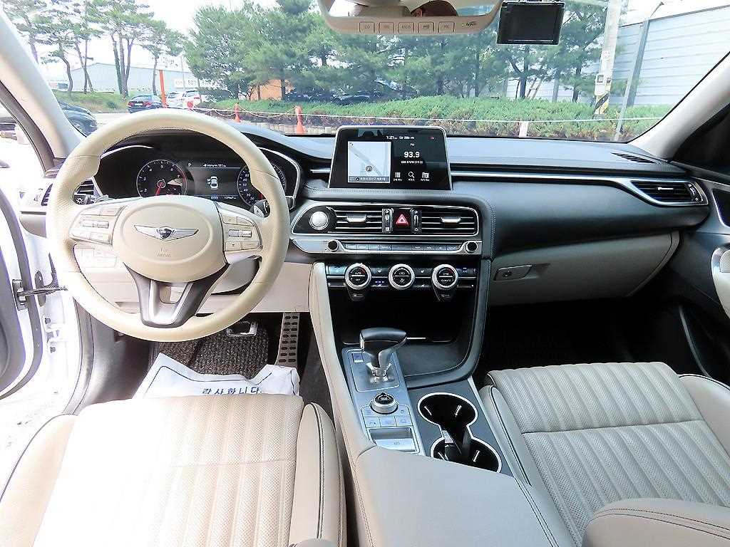 Genesis G70 - Vista 7