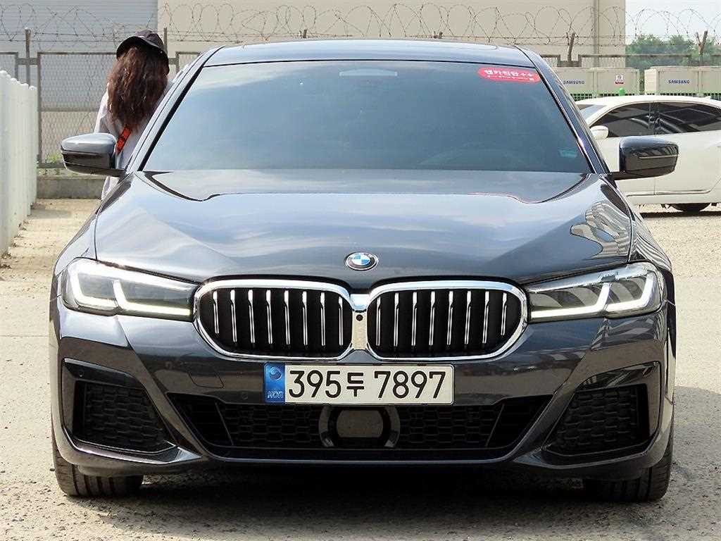 BMW 5 Series 2021 Gris - Importación desde Corea - HF Imports Iquique - Foto 1