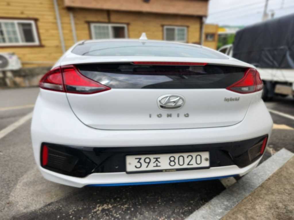 HYUNDAI Ioniq - Vista 2