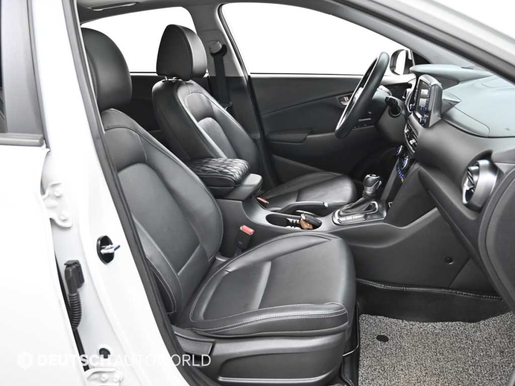 HYUNDAI Kona - Vista 10
