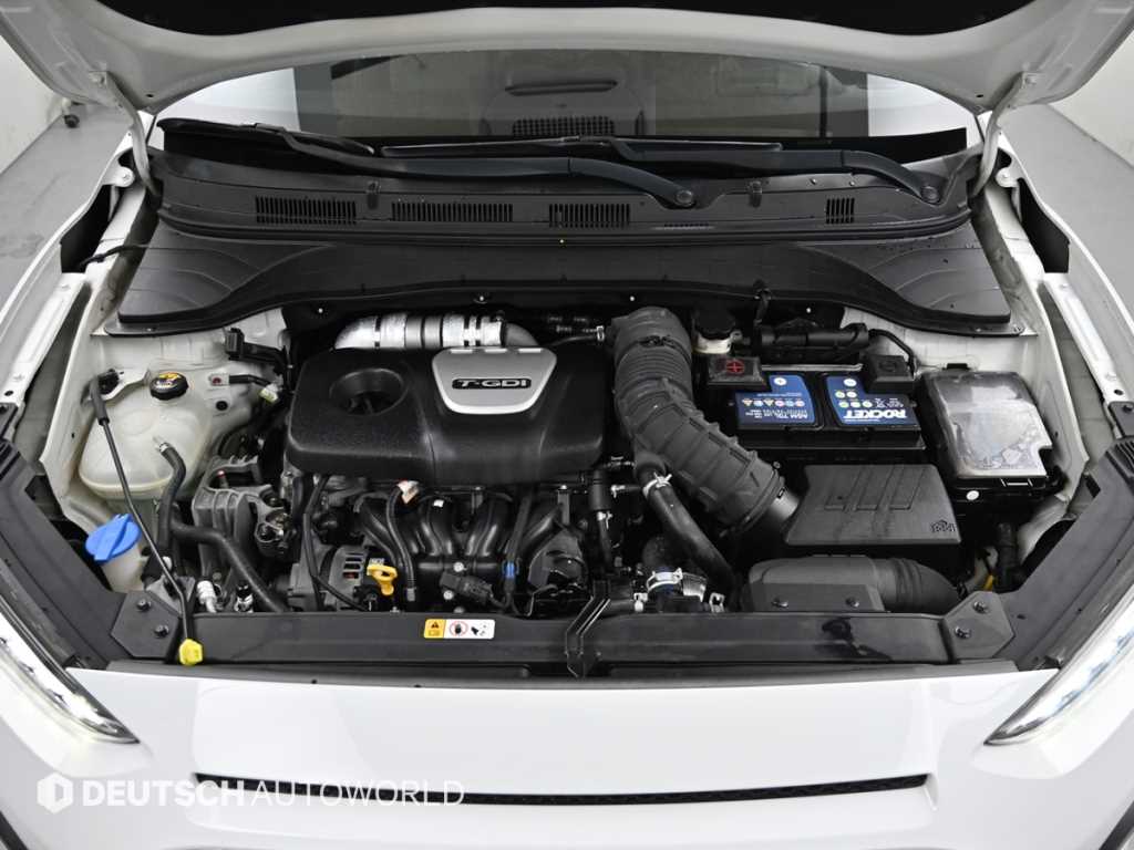 HYUNDAI Kona - Vista 6