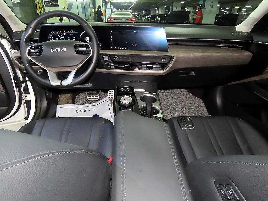 KIA K8 - Vista 10