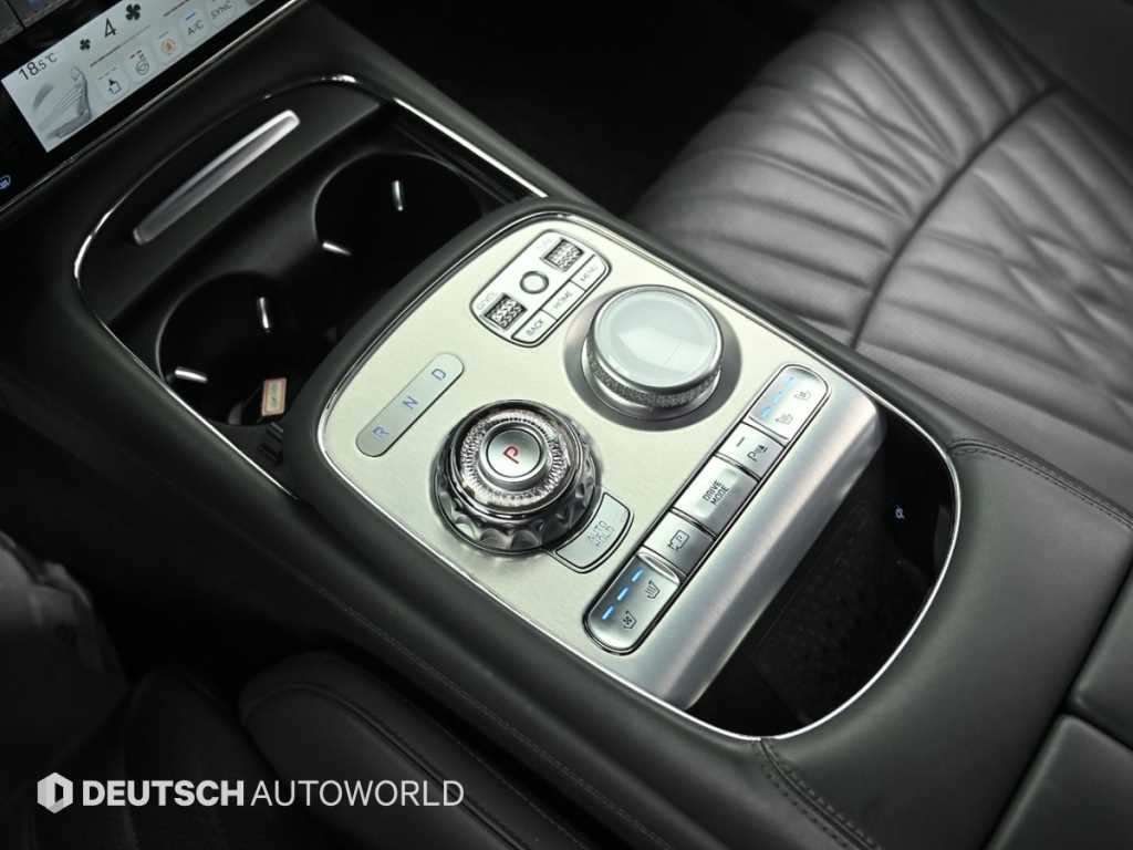 Genesis G90 - Vista 9