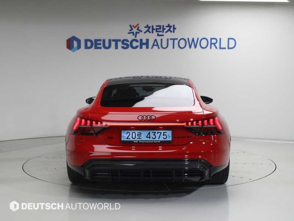 Audi RS e-tron GT - Vista 4