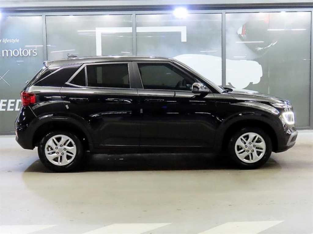 HYUNDAI Venue - Vista 3