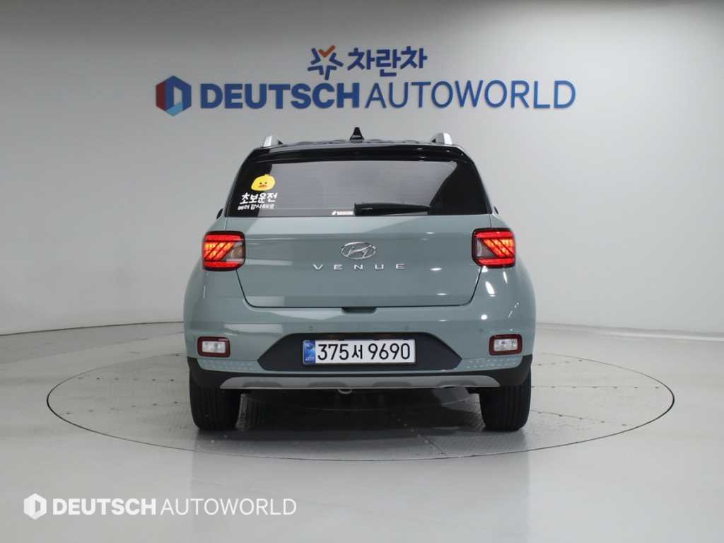 HYUNDAI Venue - Vista 4