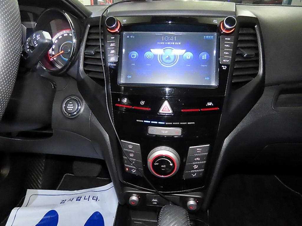 Ssangyong Tivoli - Vista 11