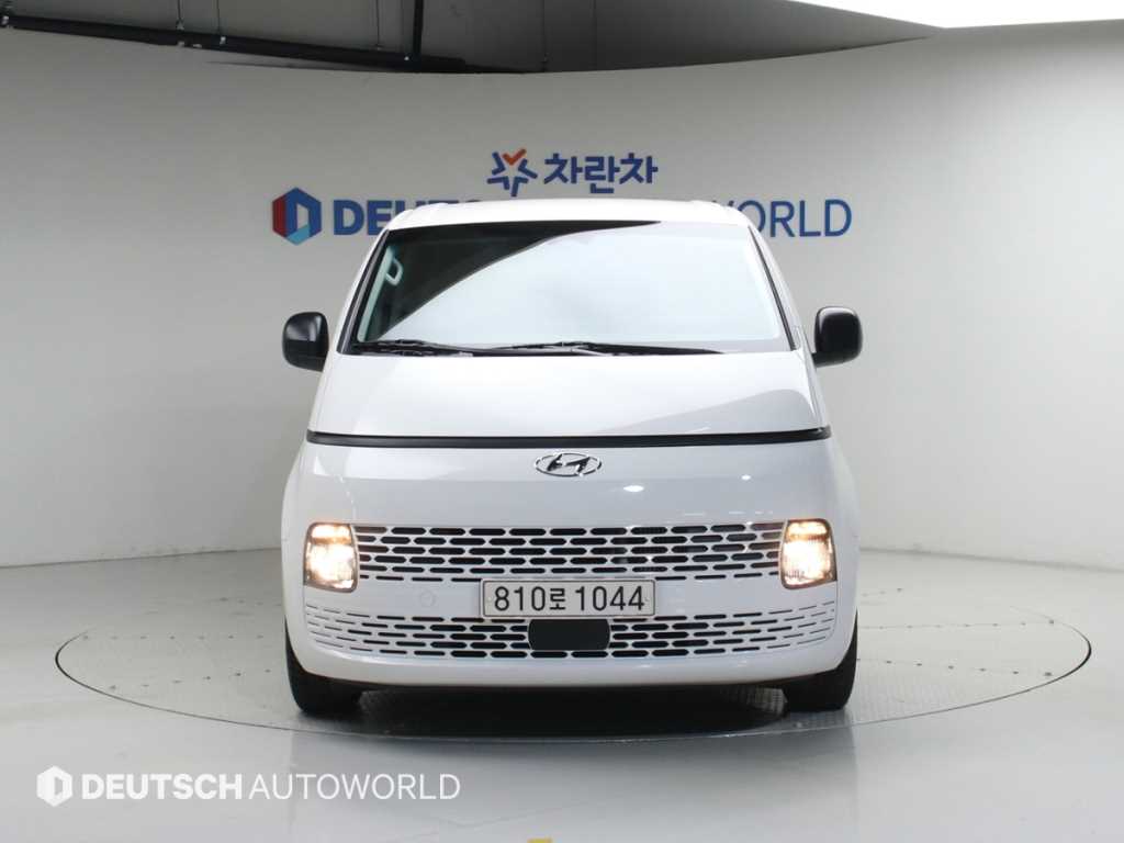 HYUNDAI Staria - Vista 3