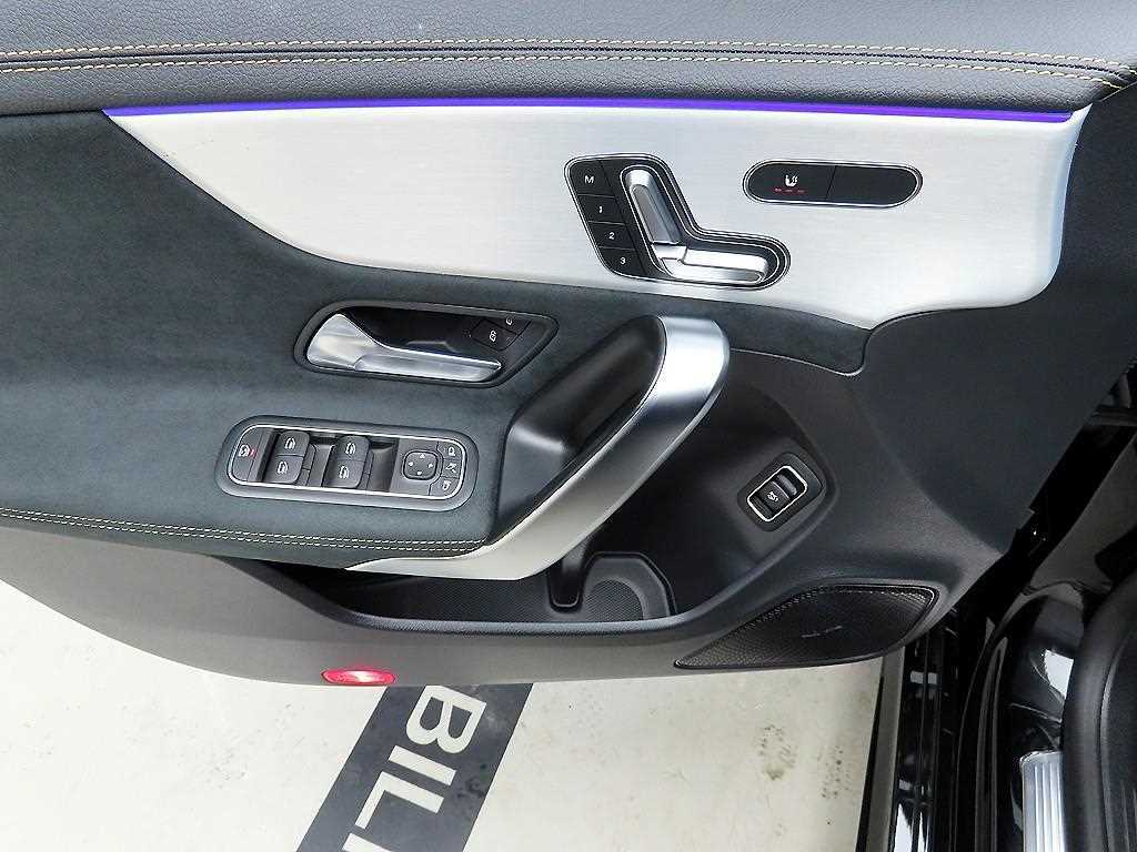 Mercedes Benz CLA Class - Vista 11