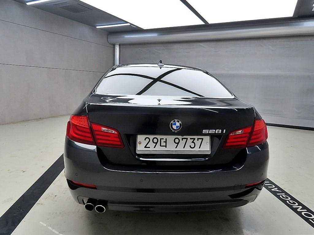 BMW 5 Series - Vista 3