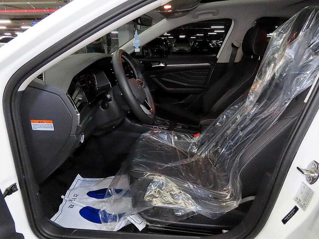 Volkswagen Jetta - Vista 6