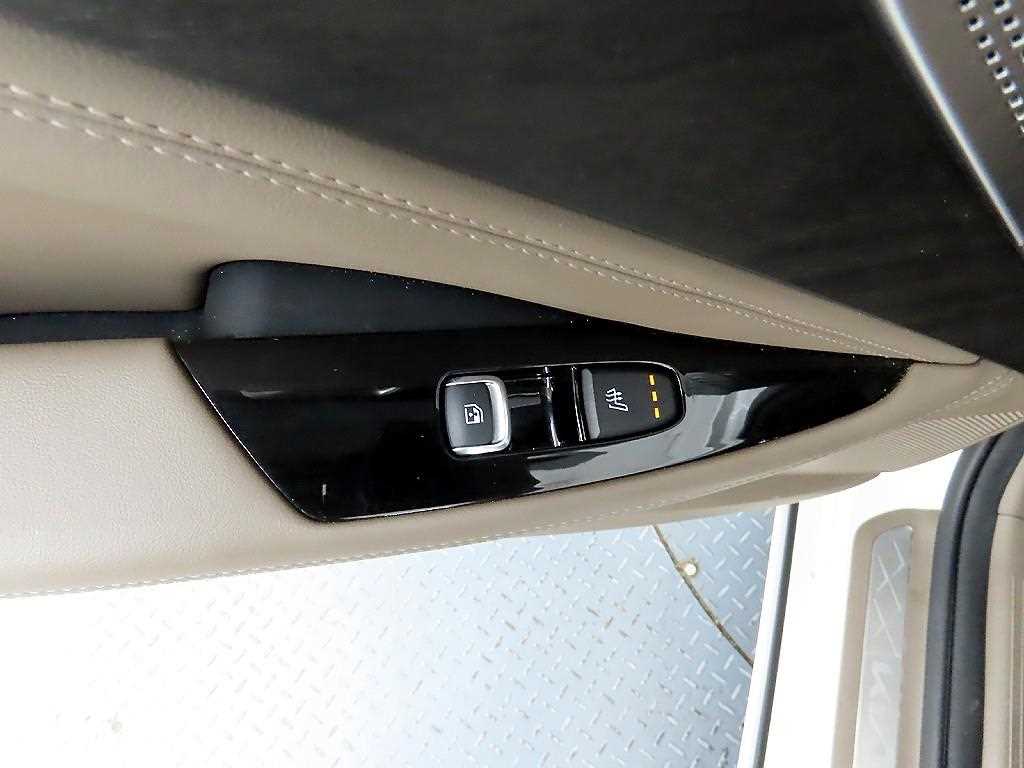 KIA K8 - Vista 12
