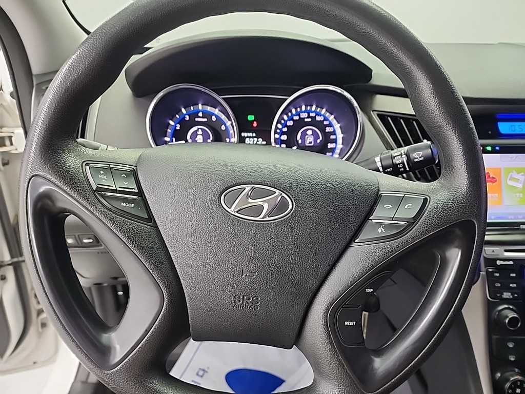 HYUNDAI Sonata - Vista 9