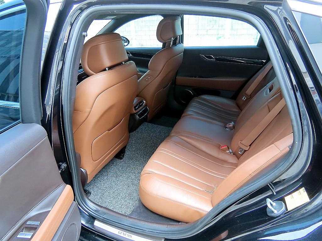 Genesis G80 - Vista 6