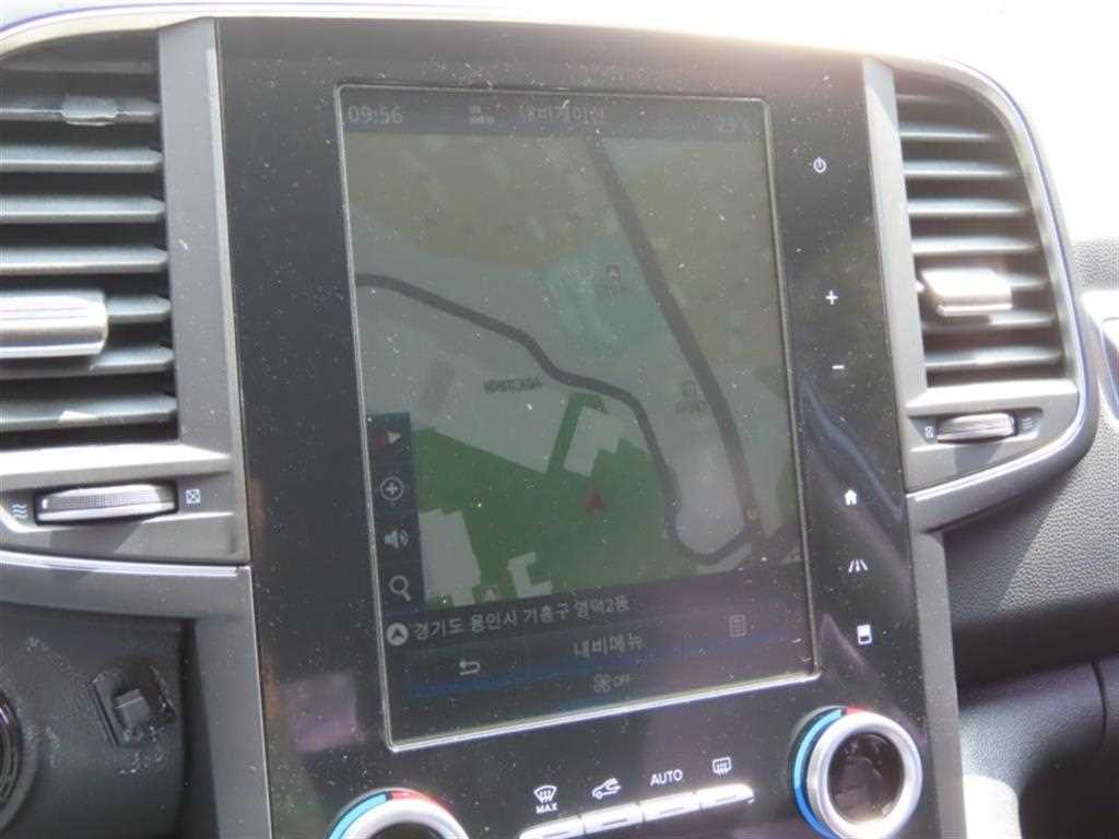 SAMSUNG QM6 - Vista 8
